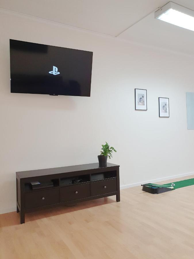Modernes, Stilvolles Eingerichtetes Loft Apartment Wina Bagian luar foto